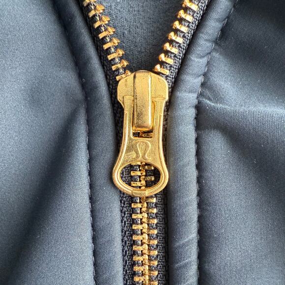 Lululemon Lab Stand Up Collar Zip Away Hood Navy Track Jacket sz 6 - Picture 9 of 9